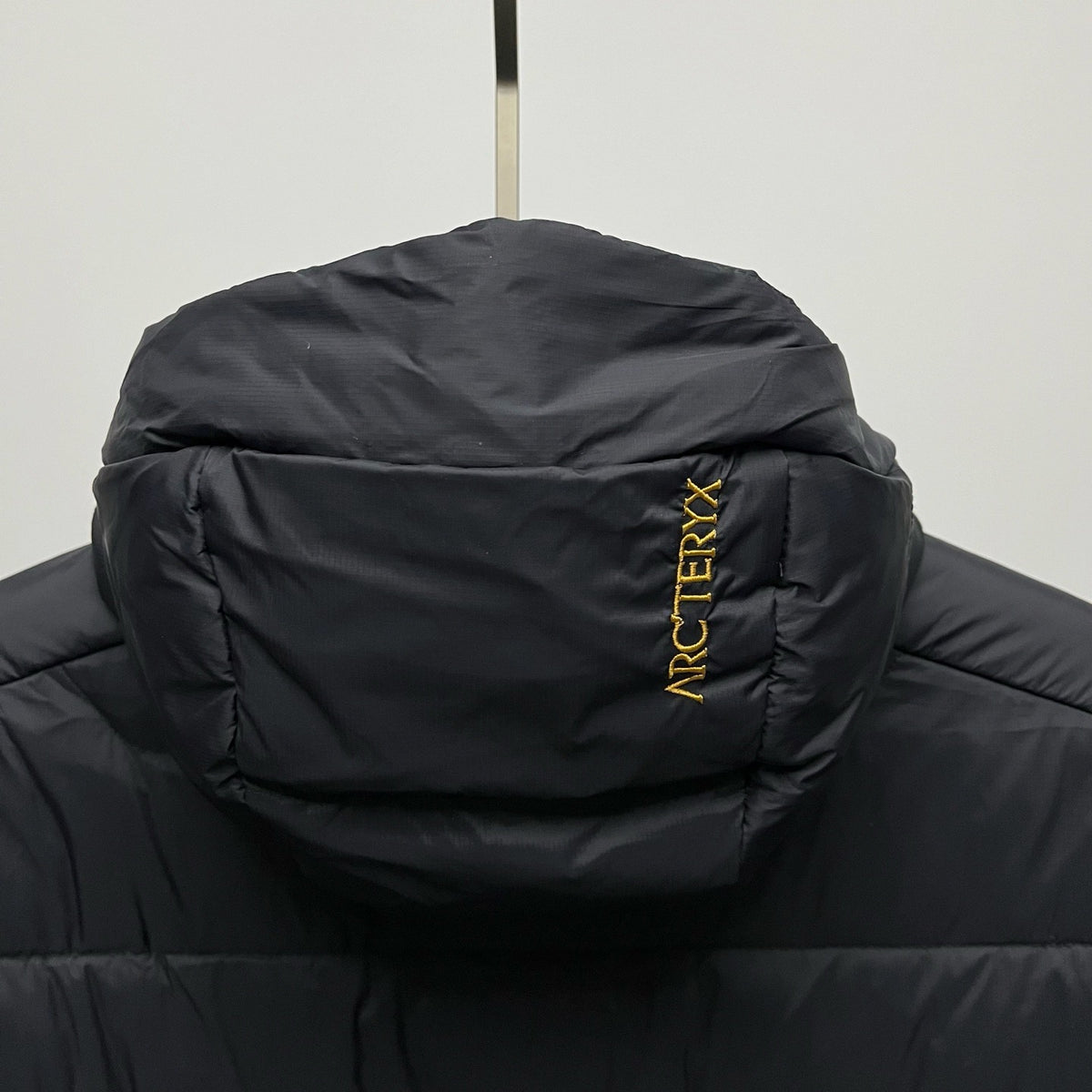 Arc'teryx Hooded Down Jacket | Winter Puffer Jacket Black & Gold