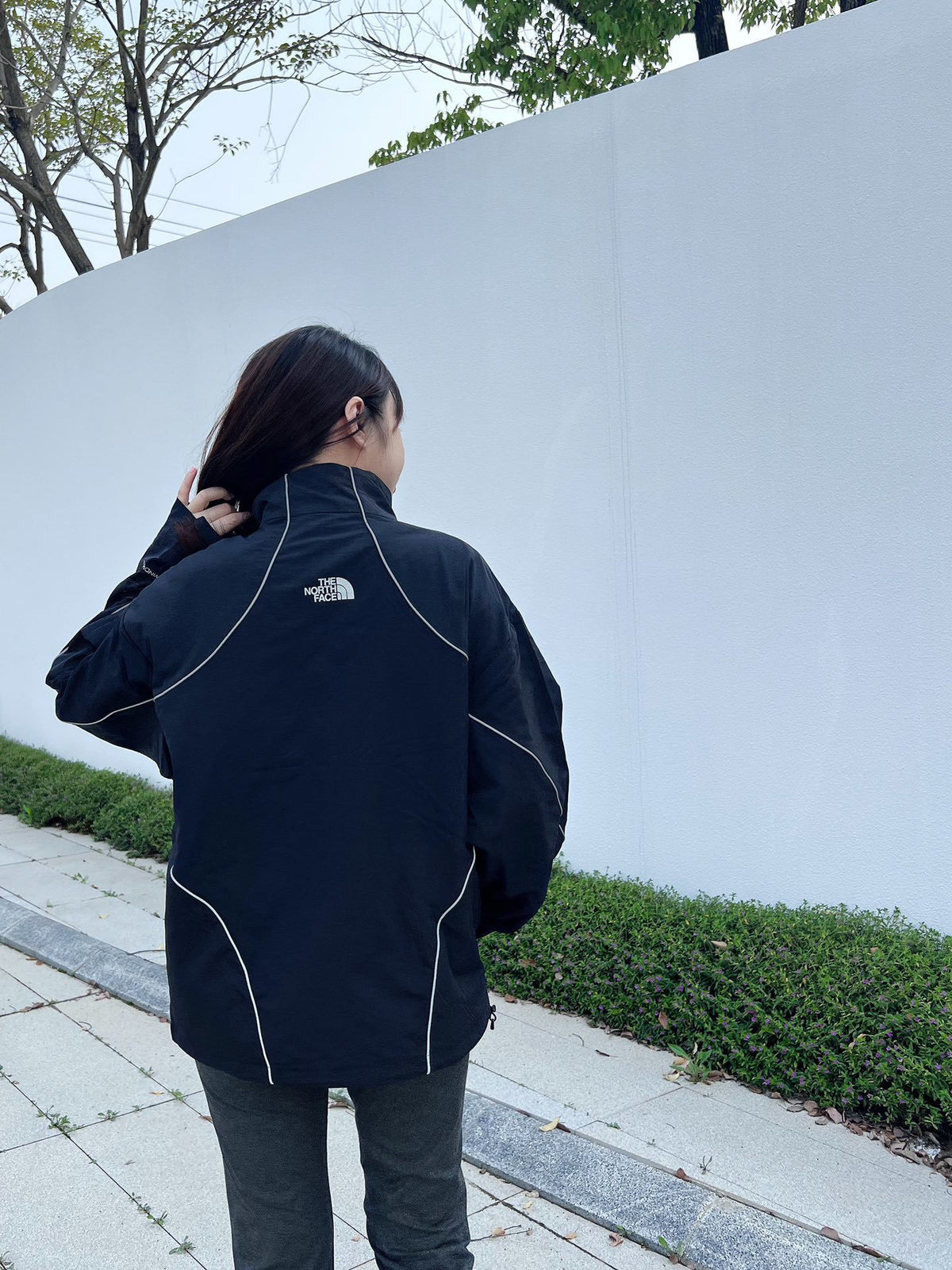 The North Face Taupe Brown Lightweight Windbreaker Full Zip Travel Outdoor Jacket Unisex Solid Black